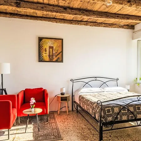 Oro Del Lario By Interhome Vakantiehuis