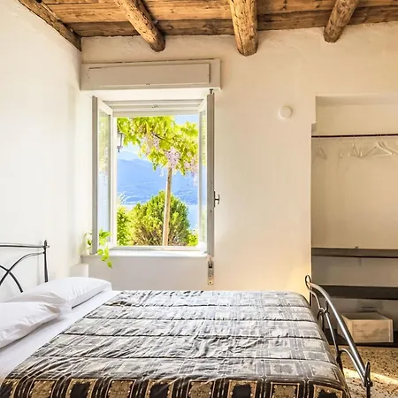 Oro Del Lario By Interhome Vakantiehuis