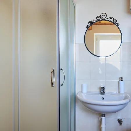Oro Del Lario By Interhome * בלאנו