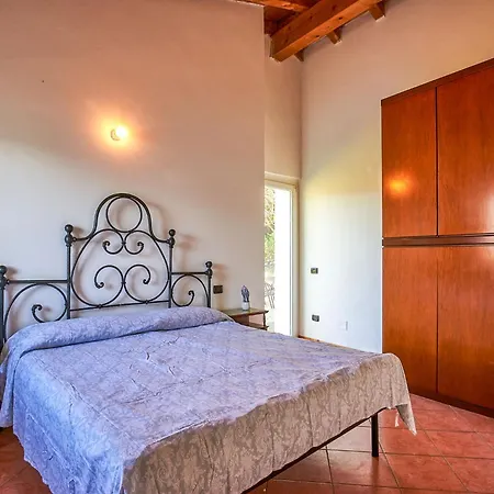 Oro Del Lario By Interhome בית נופש בלאנו