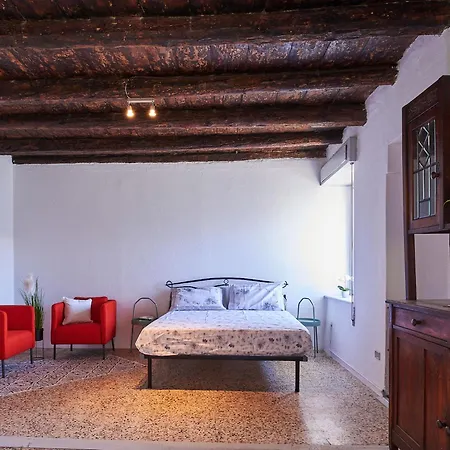 Oro Del Lario By Interhome בלאנו