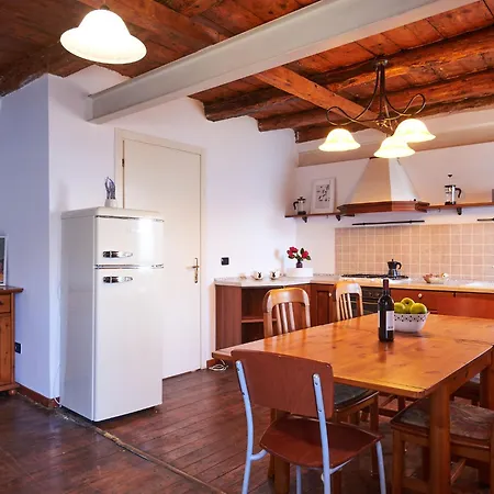 בית נופש Oro Del Lario By Interhome בלאנו