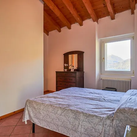 Oro Del Lario By Interhome
